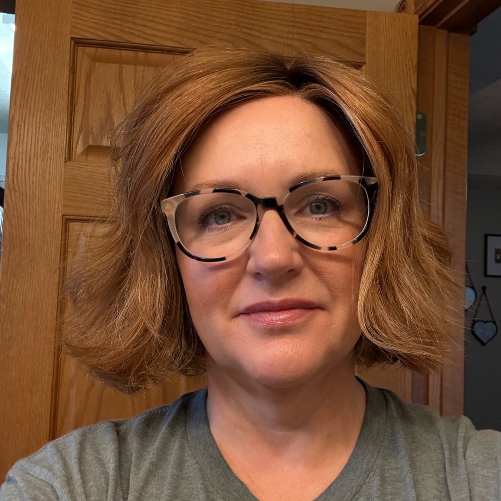 Raquel Welch Unfiltered Wig in Iced Pumpkin Spice Rooted - Picture 4 of 8